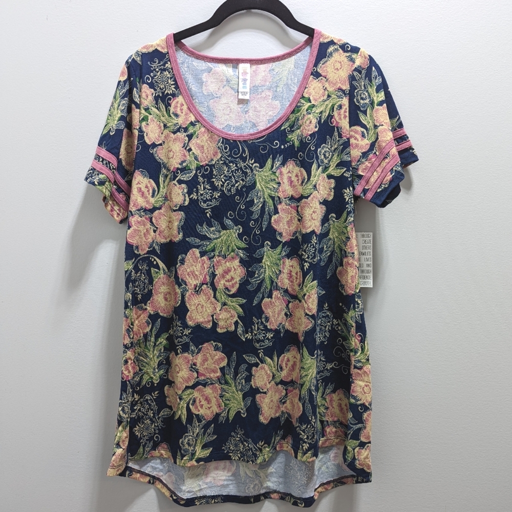 LuLaRoe Classic T - Small *NWT*